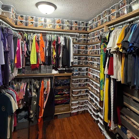 Meet your Posher, April - Picture 4 of 4